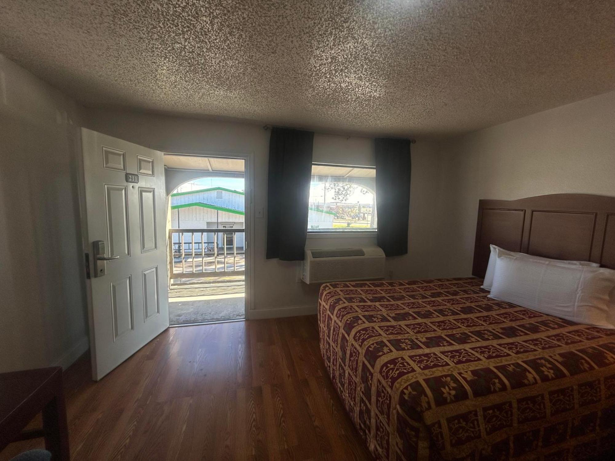 Quest Inn Weatherford Bagian luar foto