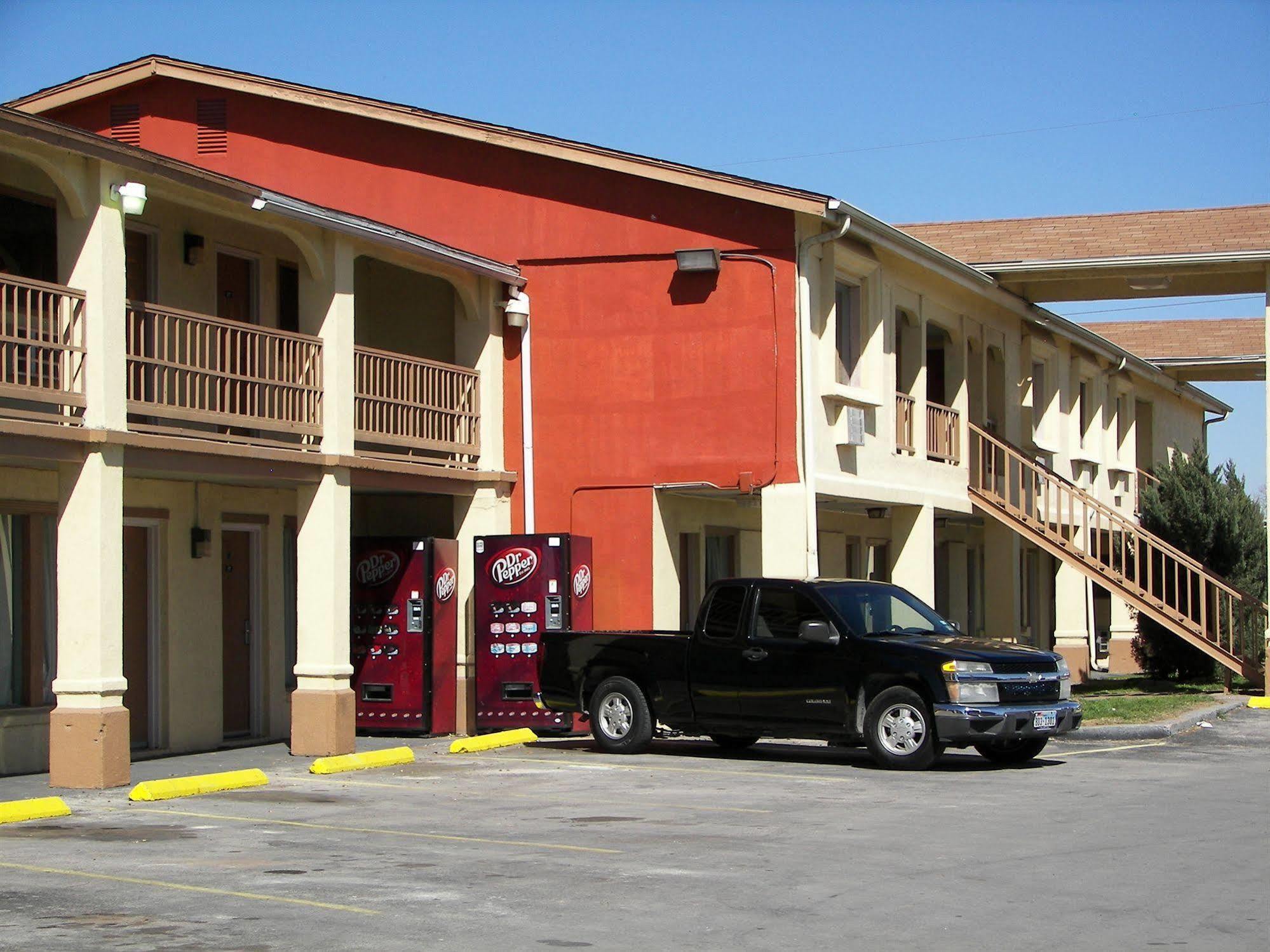 Quest Inn Weatherford Bagian luar foto