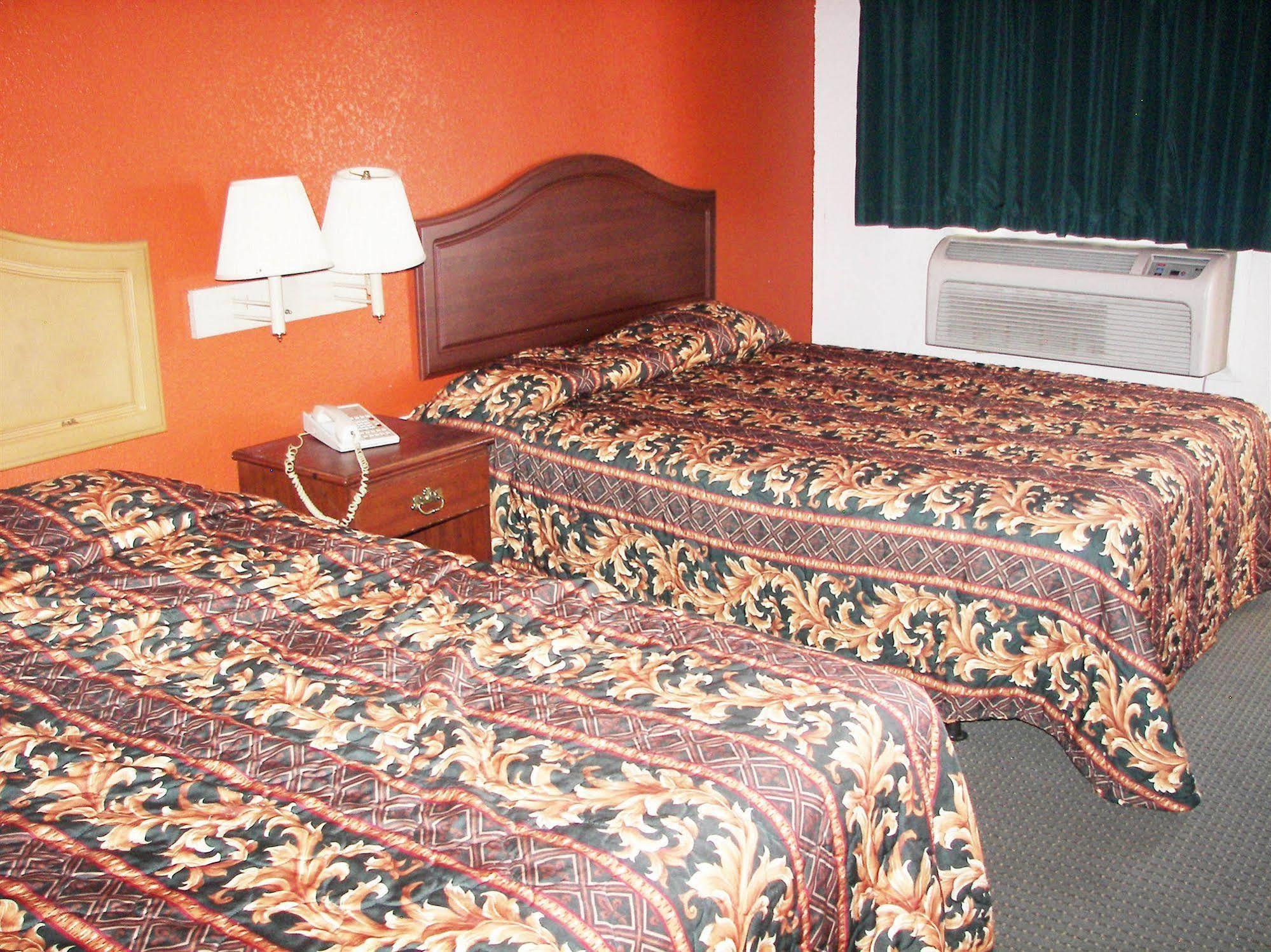 Quest Inn Weatherford Bagian luar foto
