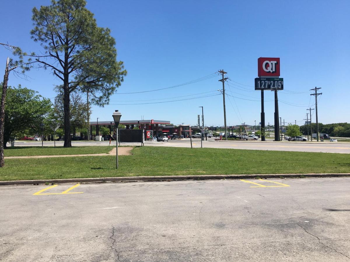 Quest Inn Weatherford Bagian luar foto